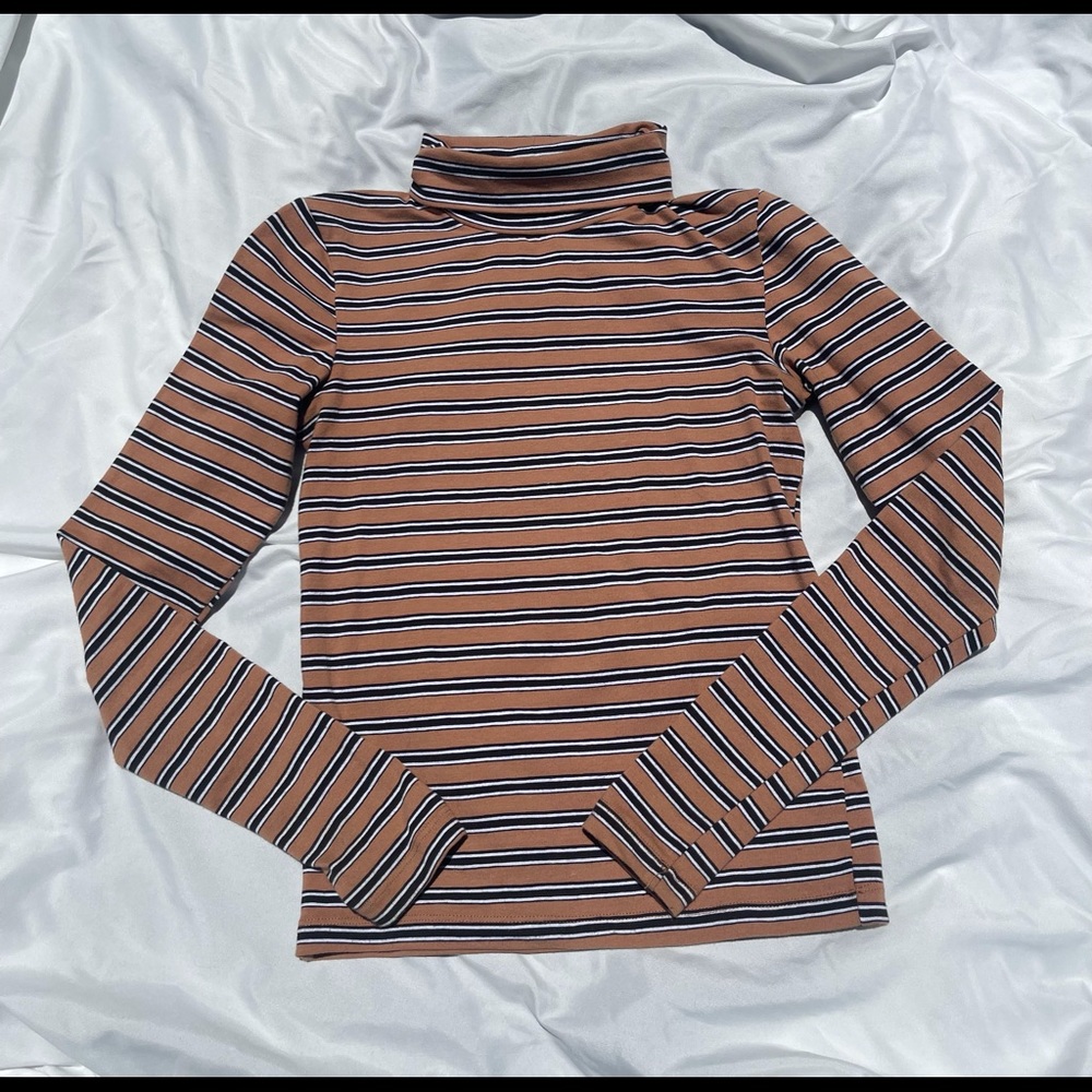 urban outfitters turtle neck